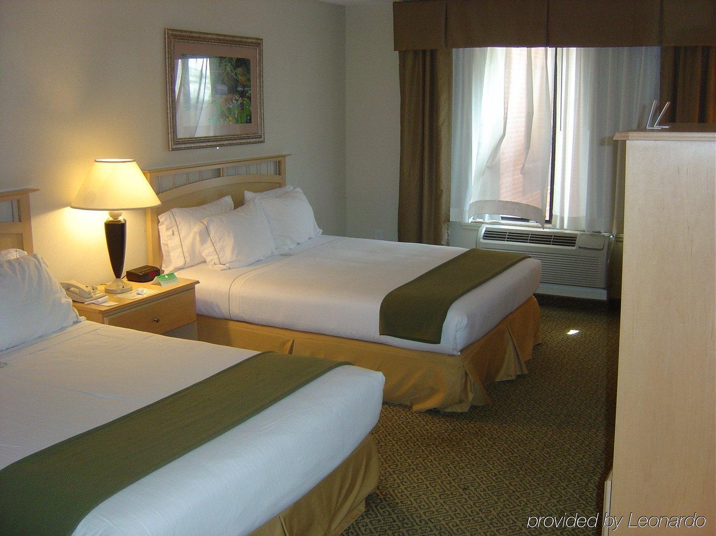 Holiday Inn Express Hotel & Suites Raleigh North - Wake Forest, An Ihg Hotel מראה חיצוני תמונה